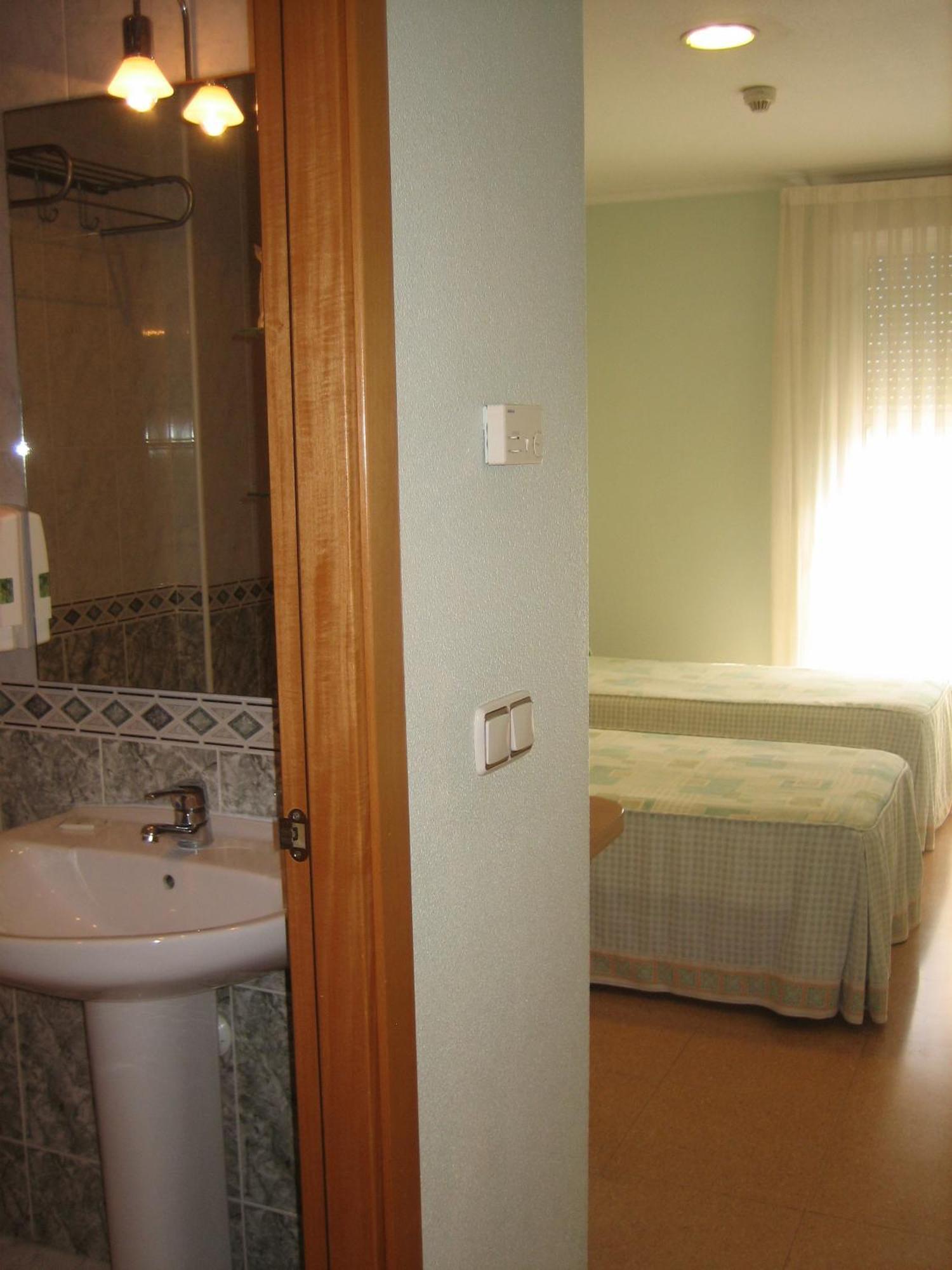 אלצ'ה Hostal Madruga מראה חיצוני תמונה